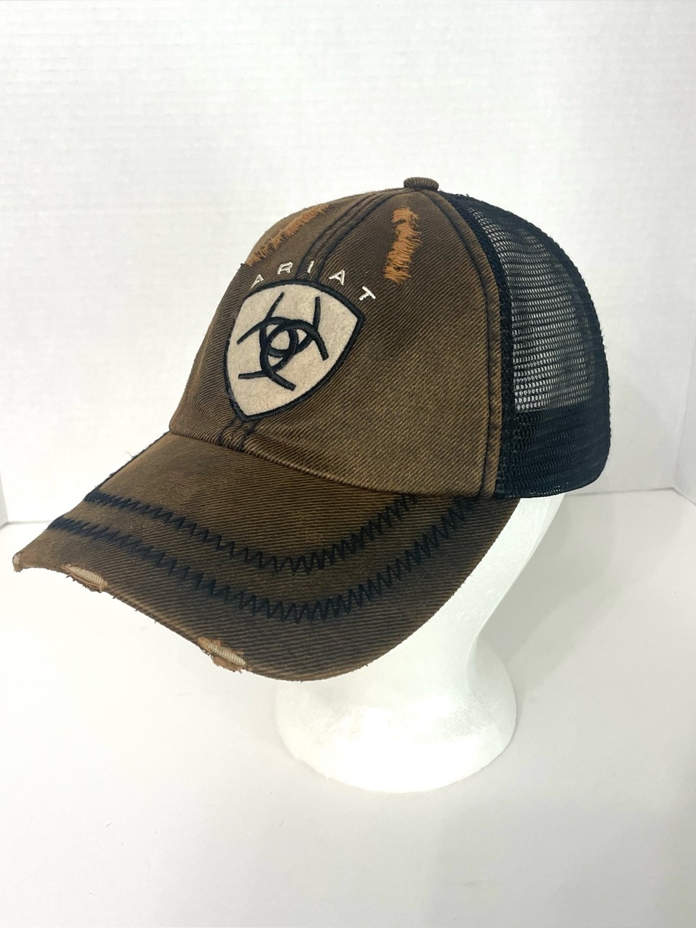 ARIAT Mens Distressed Mesh Back Adjustable One Size/Snap Back Oilskin Brown